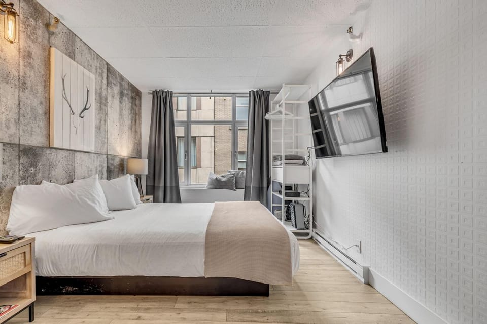 Bed, TV and multimedia