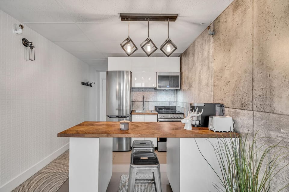 Kitchen or kitchenette, oven, stove, toaster