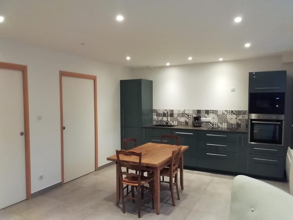 L atelier Apartment in Jura