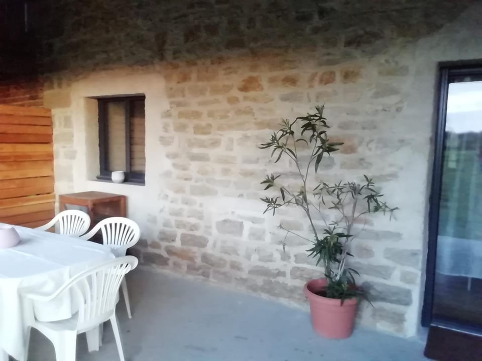 L atelier Apartment in Jura