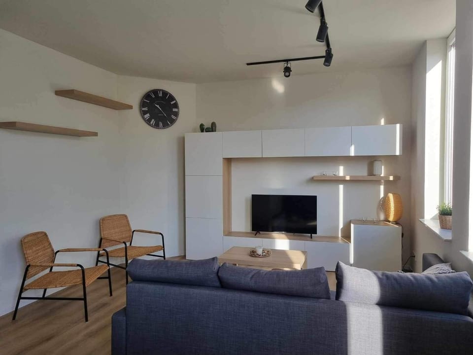 Communal lounge/ TV room, TV and multimedia, Living room, Photo of the whole room, Seating area, Evening entertainment