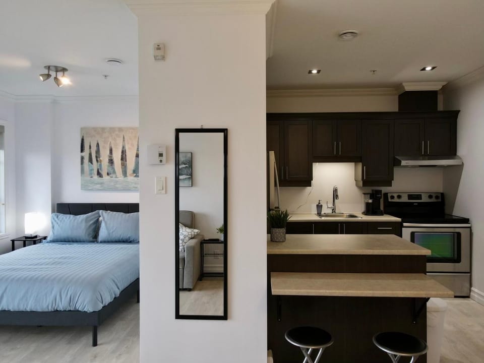 Bed, Kitchen or kitchenette, Photo of the whole room, Bedroom, hair dresser, pet friendly