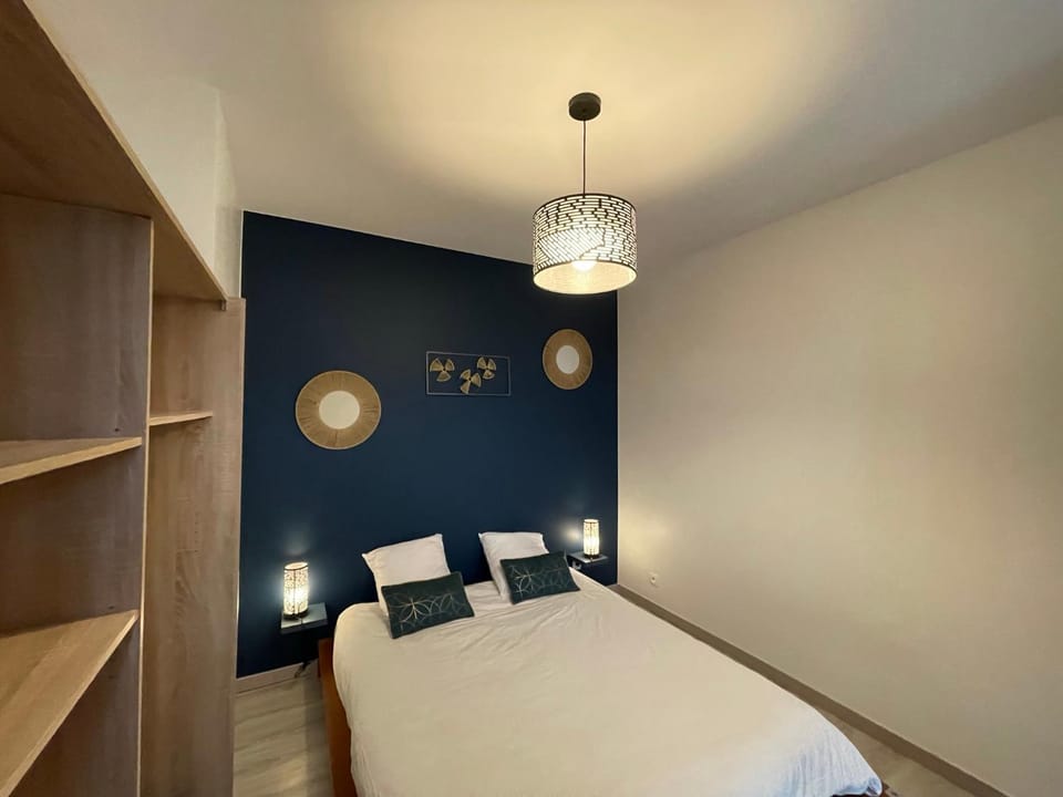 Bed, Bedroom, wardrobe