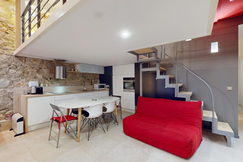 Kitchen or kitchenette, Living room, Dining area, minibar, pet friendly