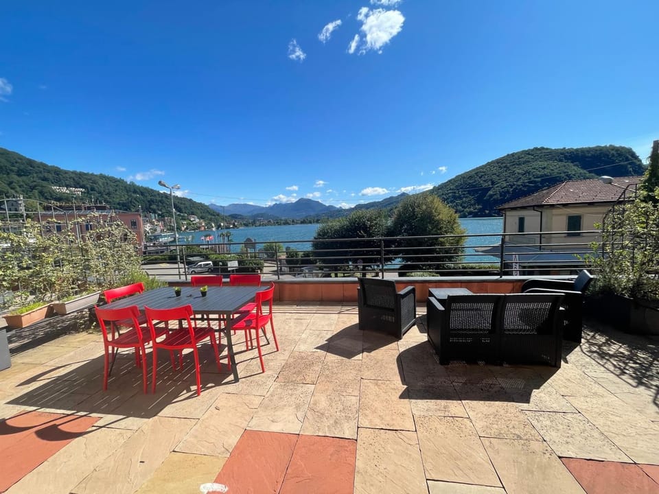 Balcony/Terrace, Lake view