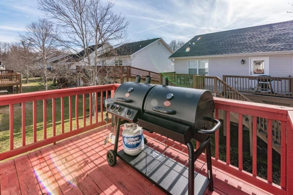 Home near all Sevier County attractions! House in Pigeon Forge