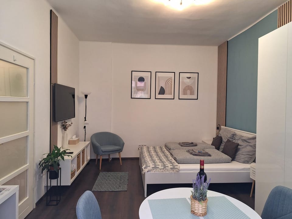 Living room, Photo of the whole room