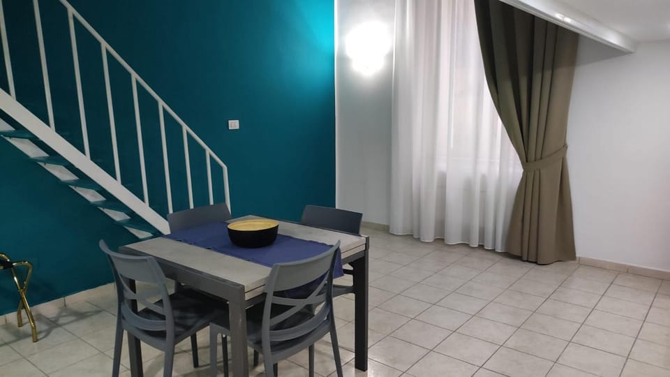 Living room, Decorative detail, Seating area, Dining area