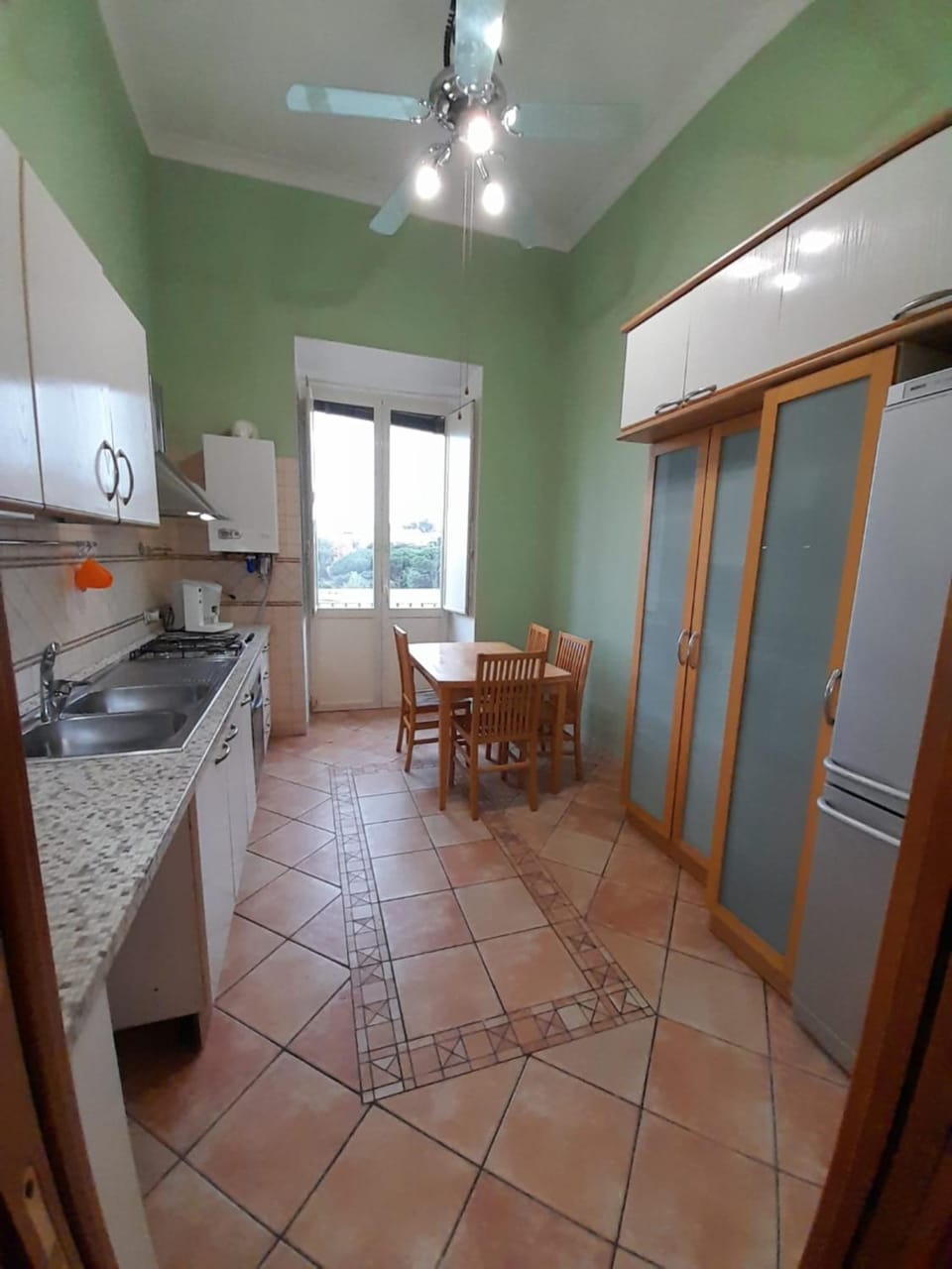 Dining area, minibar, pet friendly, stove