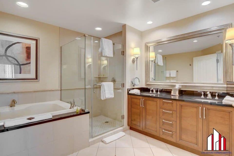 MGM Signature-15-709 Strip View Jacuzzi Studio House in Las Vegas Strip