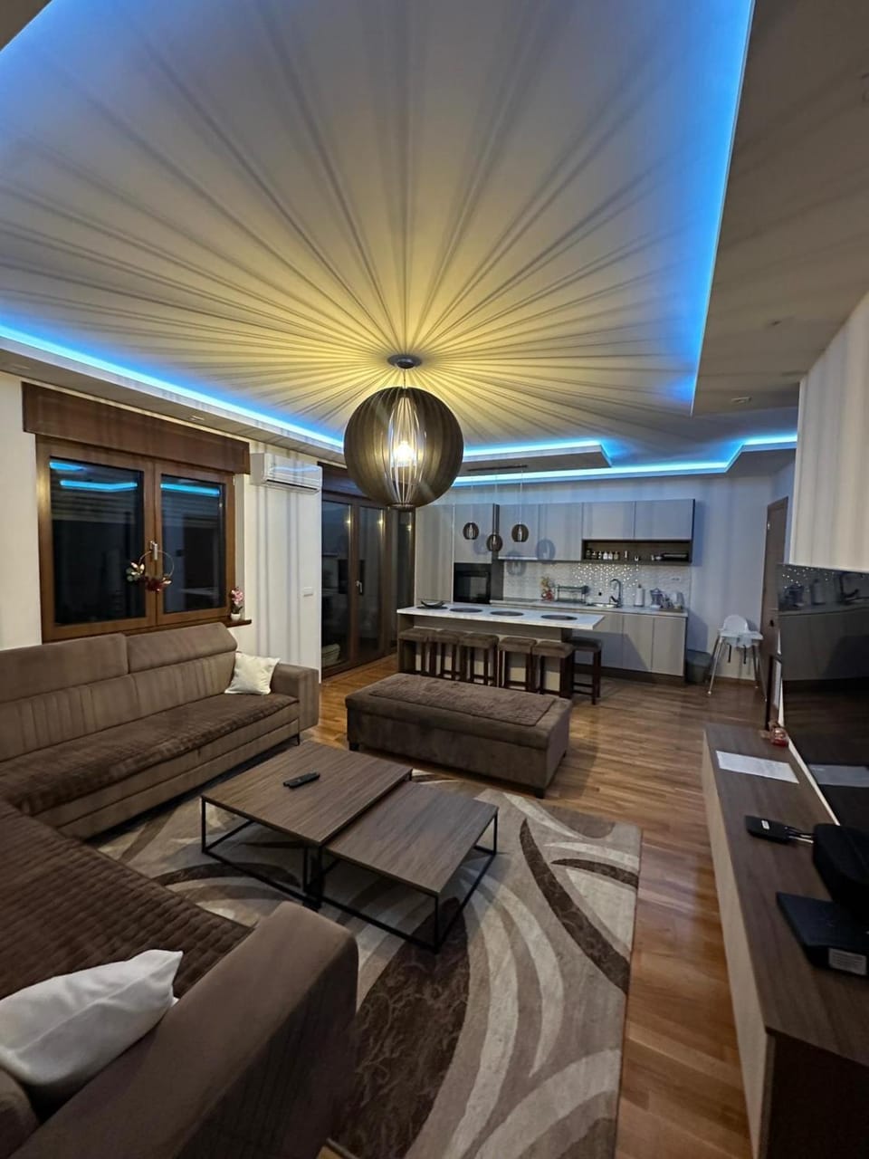 TV and multimedia, Living room, Seating area