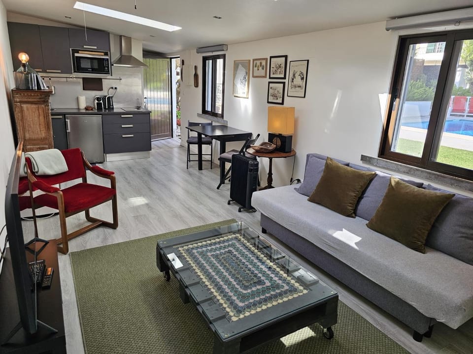 Communal lounge/ TV room, Living room