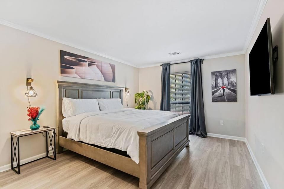 M1 - Private and serene 1bdr 1ba ensuite shared room Apartment in Buckhead