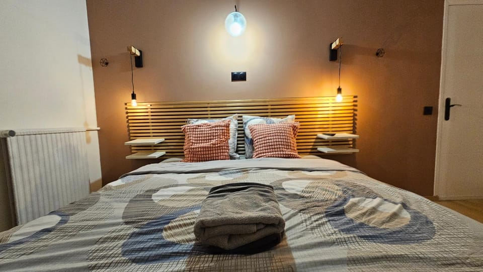 Maison des voyageurs Cerise - PARIS ORLY Bed and Breakfast in Île-de-France