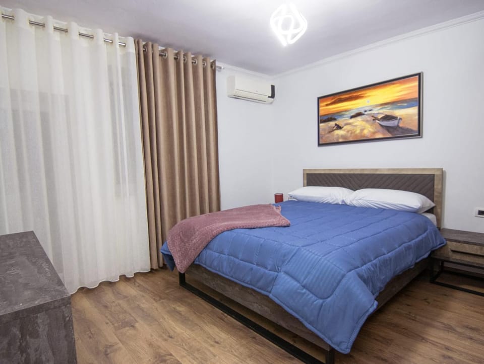 Bed, Bedroom, air conditioner
