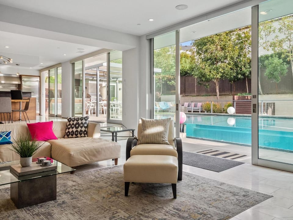 Luxury Coastal Home - Pool, Spa, AC, & Ocean Views House in Solana Beach