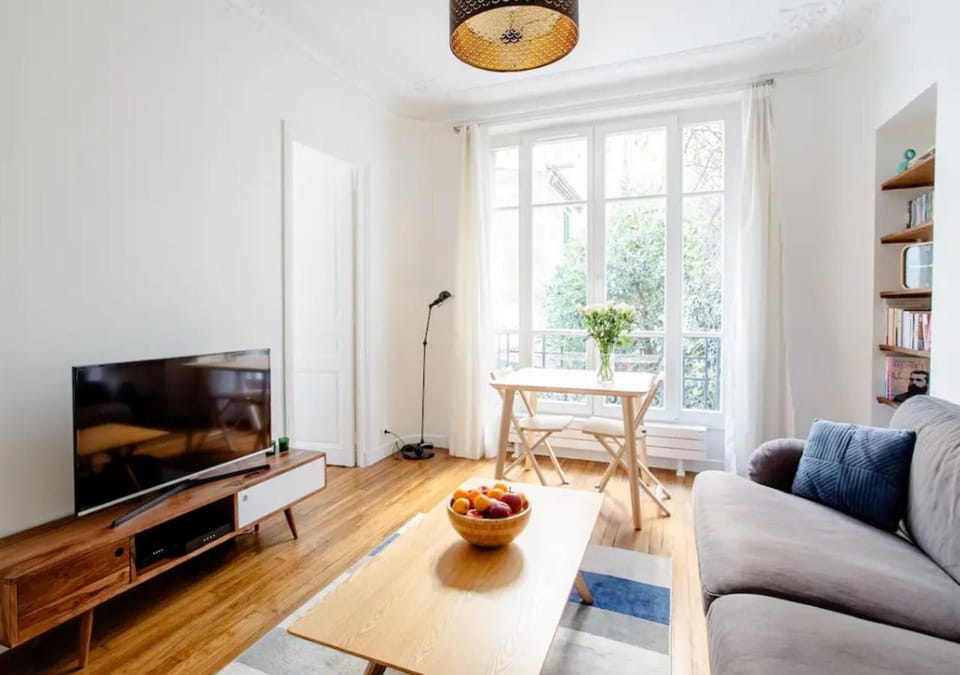 TV and multimedia, Living room, Dining area