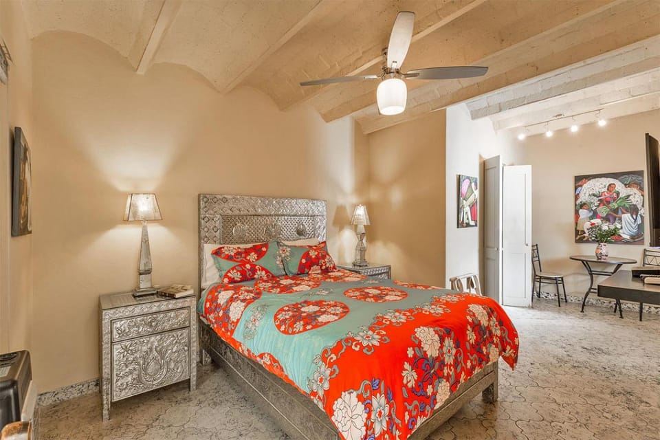 Bed, TV and multimedia, Bedroom, fireplace