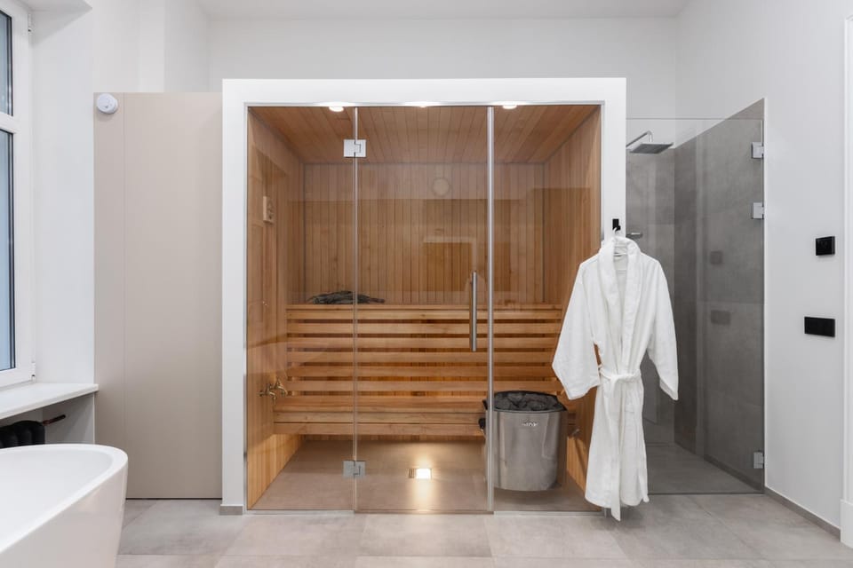 Shower, Sauna, Bathroom, towels