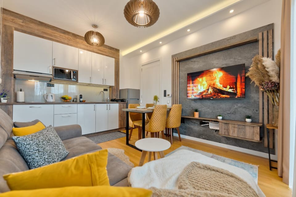 TV and multimedia, Kitchen or kitchenette, Living room, Dining area