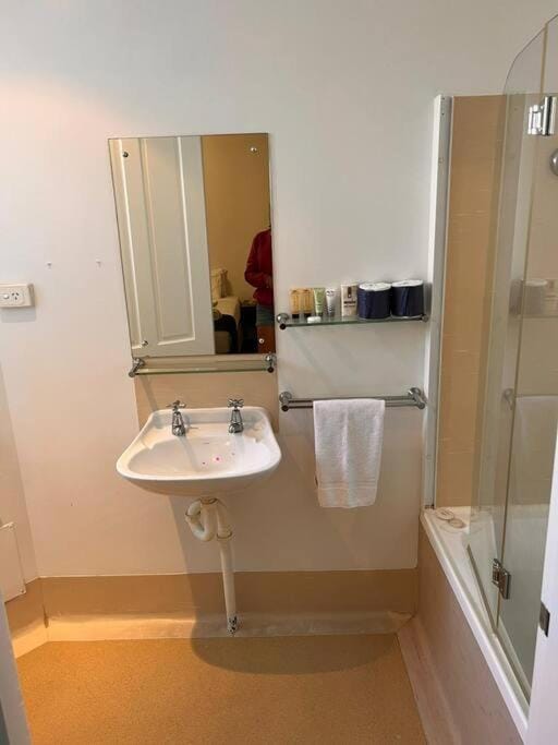 Ensuite gouger entire apartment 306 Apartment in Adelaide