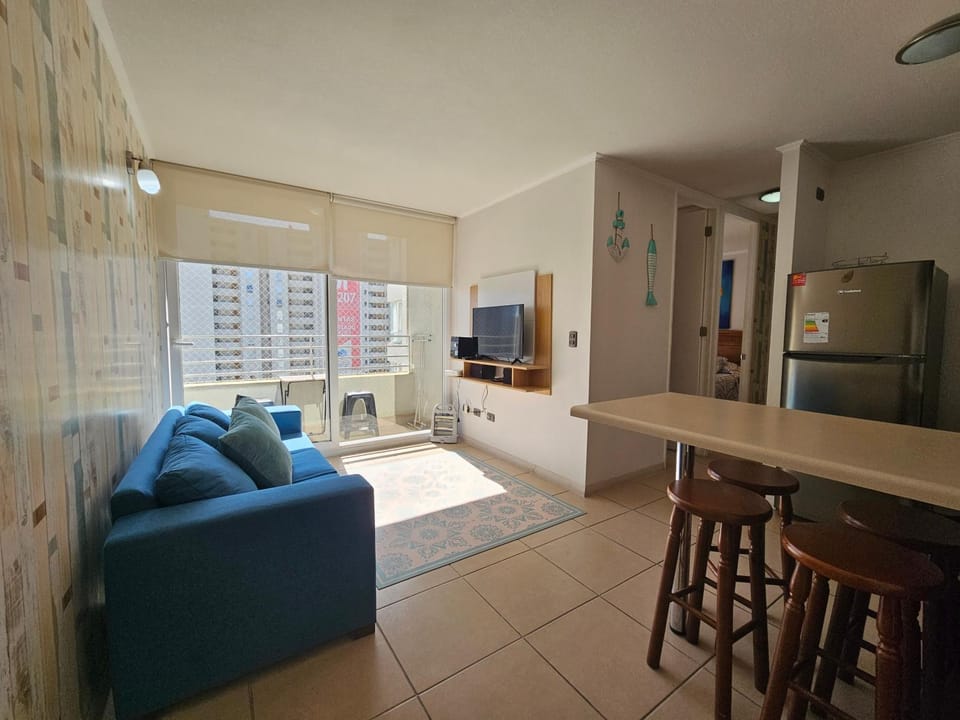 Photo of the whole room, Dining area