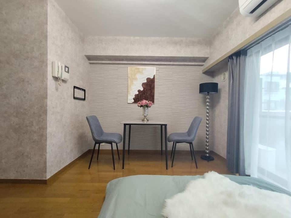 Seating area, Bedroom