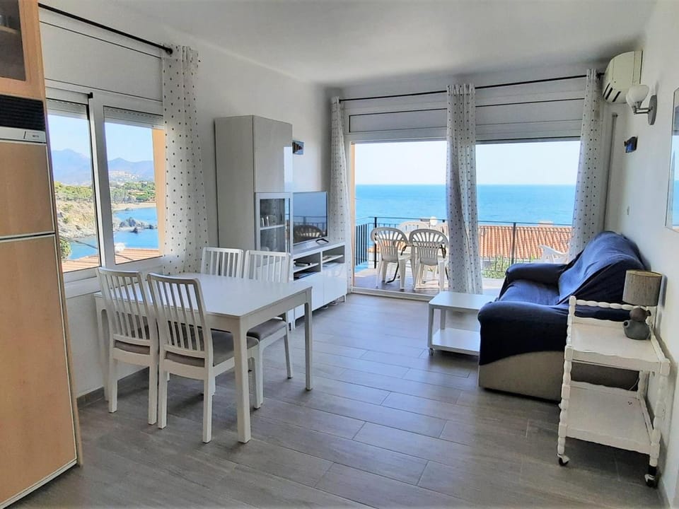 Apartamento familiar 2 habitaciones con terraza vista al mar y aparcamiento en Llançà - ES-170-11 Apartment in Alt Empordà