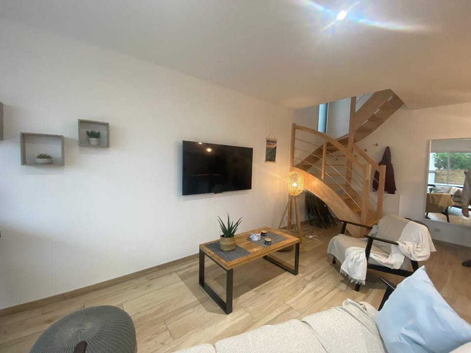 Villa Contemporaine Près de la Plage avec Jardin, Terrasse et Wifi - FR-1-22-359 House in La Tranche-sur-Mer