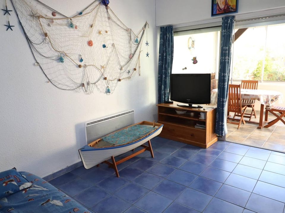 Appartement 2 pièces en rez-de-jardin, proche plage, animaux admis - FR-1-307-247 Apartment in Le Grau-du-Roi