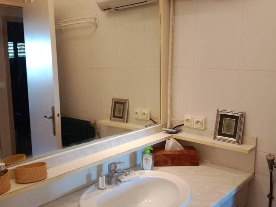 Appartement moderne, clim et parking, face mer - 4 pers. - FR-1-696-54 Apartment in Canet-en-Roussillon