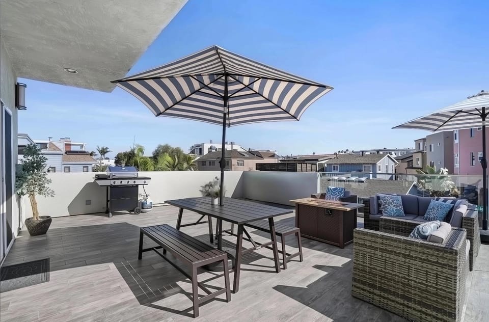 Ocean View Paradise w Private Patio & Spa House in Mission Beach