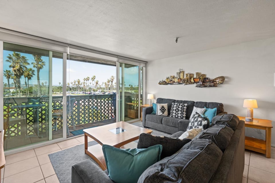 Belmont Modern - Ocean View, Pet Friendly, Patio House in Mission Beach