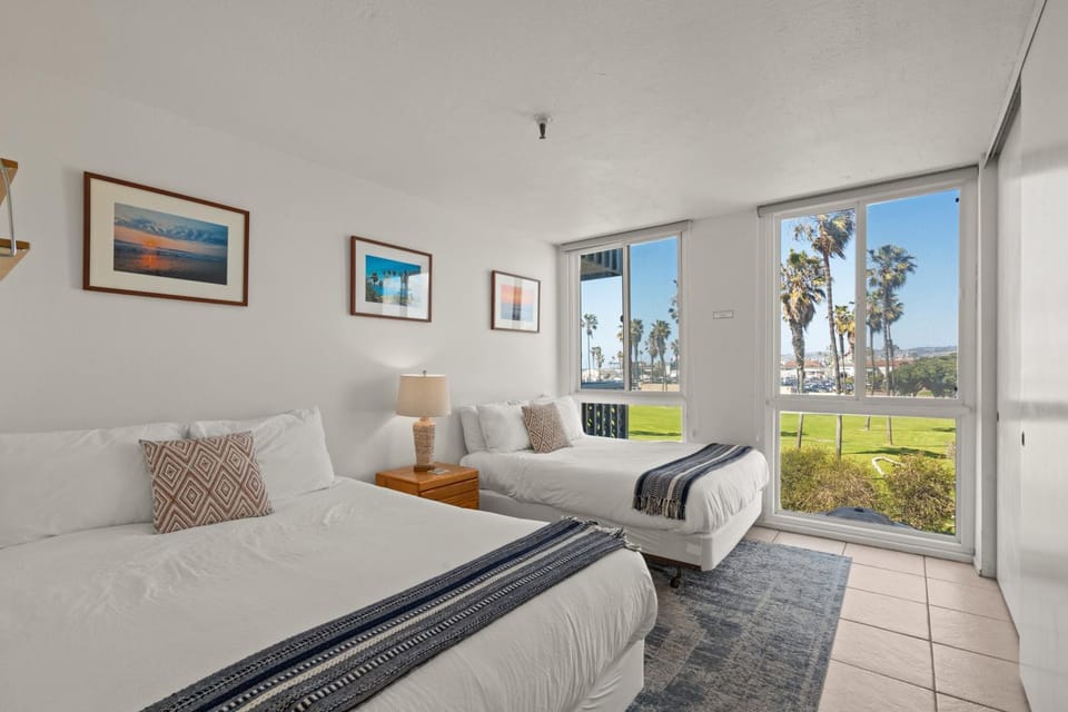 Belmont Modern - Ocean View, Pet Friendly, Patio House in Mission Beach