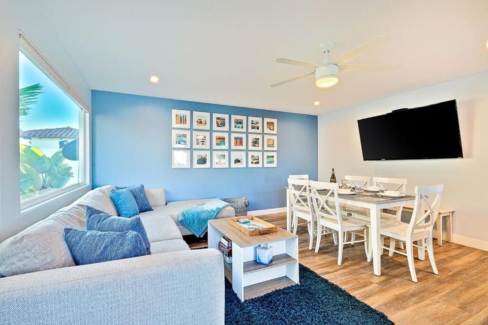 Stunning South Mission Home with Private Rooftop & Ocean Views! House in Mission Beach