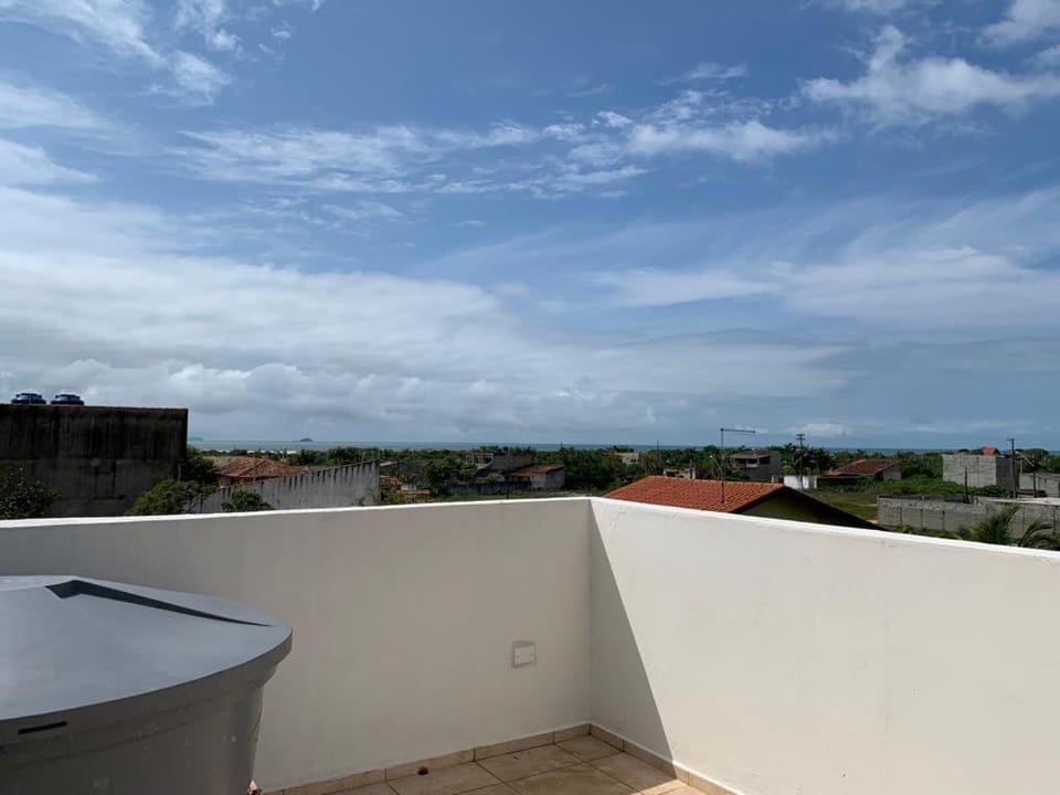 Chalé com Varanda Grande e Terraço Vista Mar Vacation rental in Itanhaém