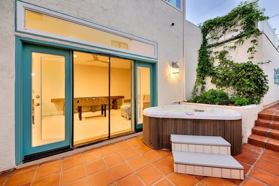 Windansea Beach Luxury - Spa, AC, Walk2Beach, Garage & fast WiFi House in La Jolla