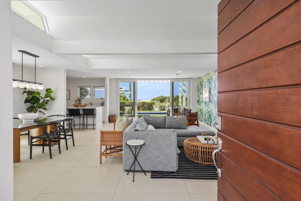 Birdrock Paradise w Private Pool& Spa, AC, fast WiFi & Yard! House in La Jolla