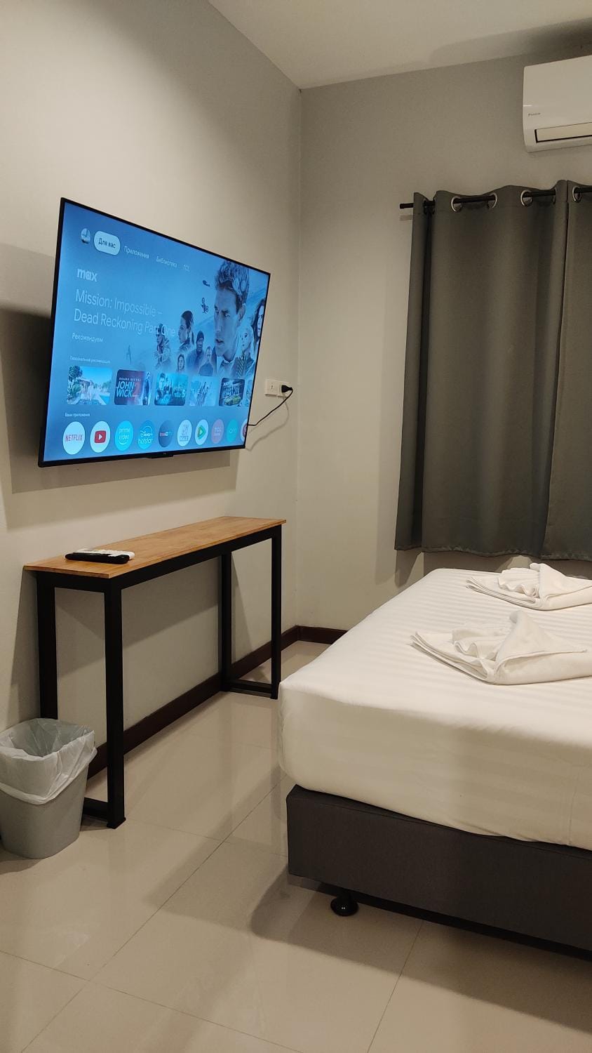 Bed, TV and multimedia, Bedroom, air conditioner