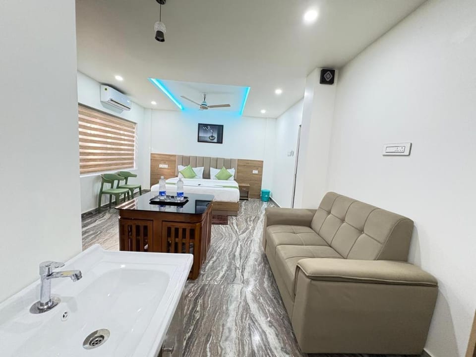 Marhaba plaza Hostel in Kozhikode