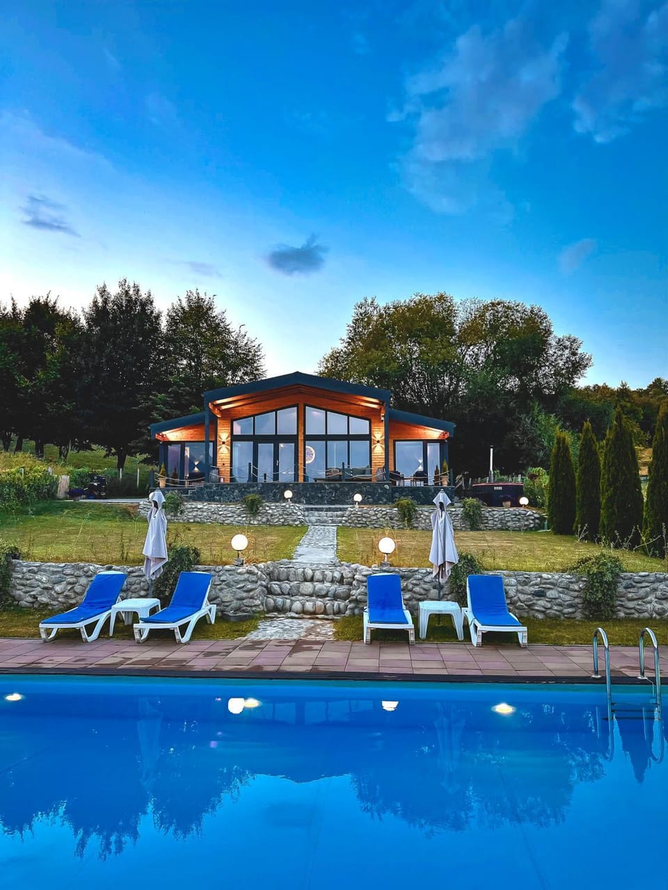 Swimming pool