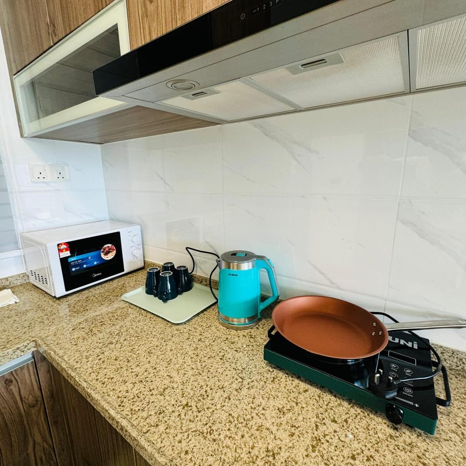 minibar, stove