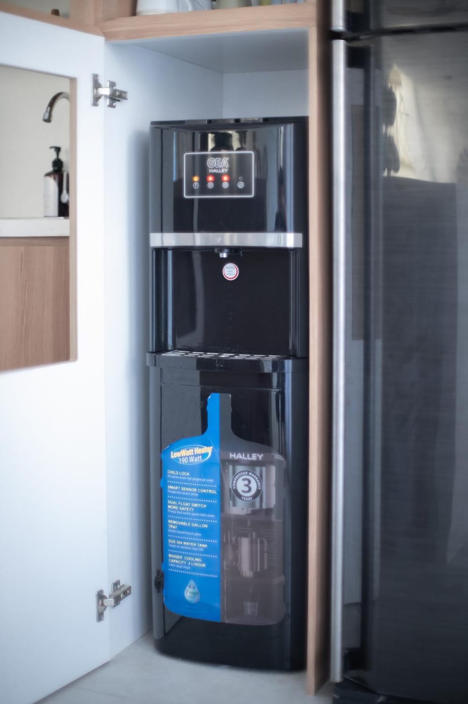 Kitchen or kitchenette, kitchen