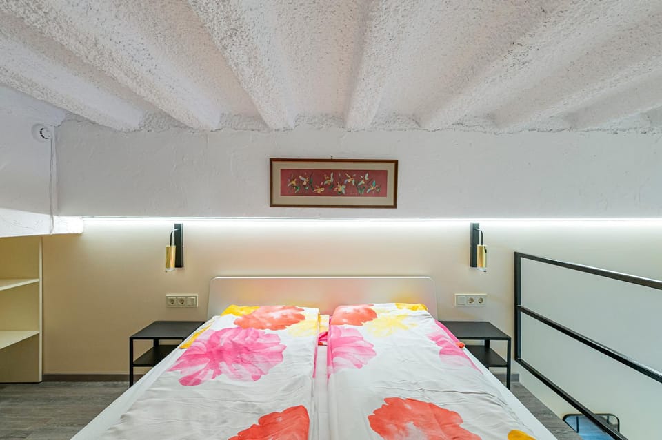 Bed, Bedroom