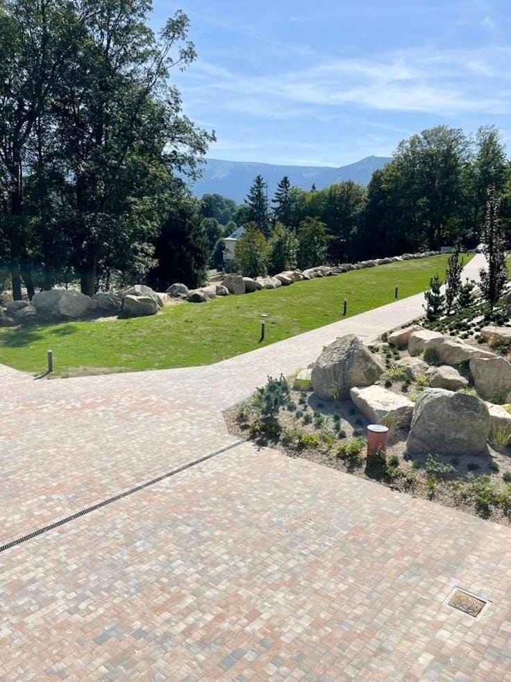 Day, Neighbourhood, Natural landscape, Garden view, Mountain view