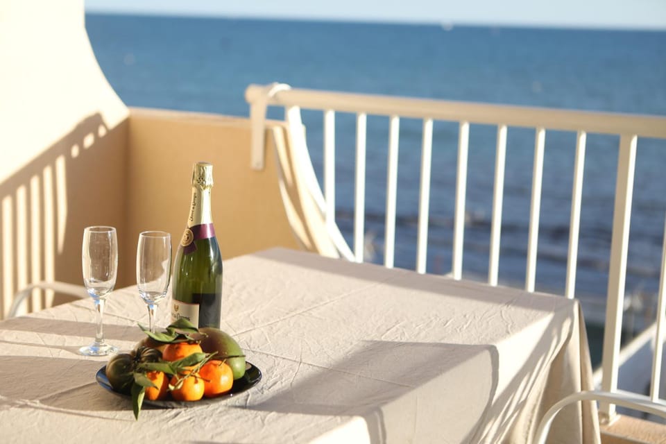Natural landscape, View (from property/room), Balcony/Terrace, Sea view