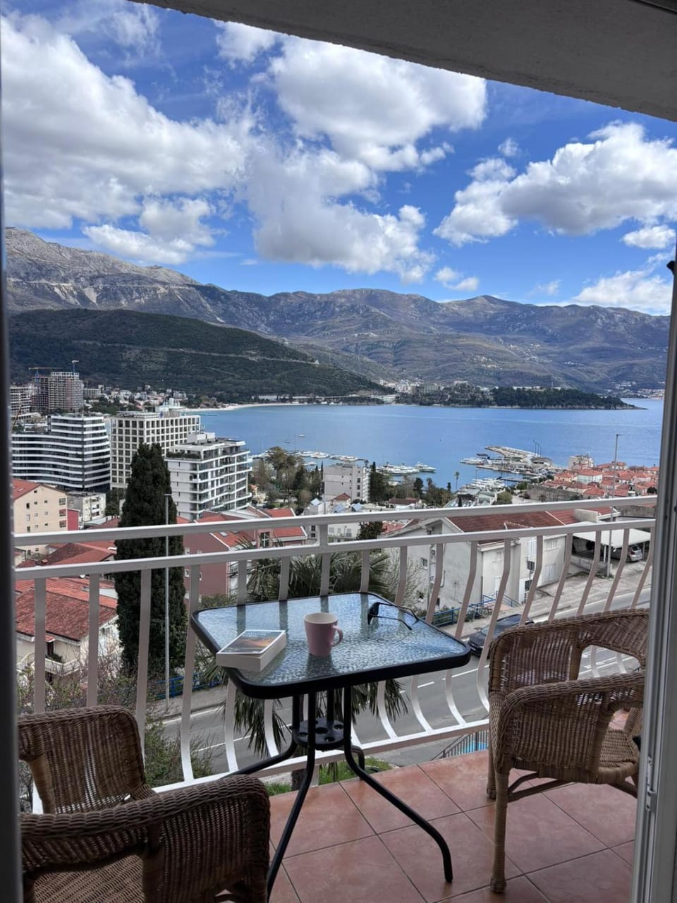 Day, Natural landscape, View (from property/room), Balcony/Terrace, Seating area, Dining area, Mountain view, Sea view