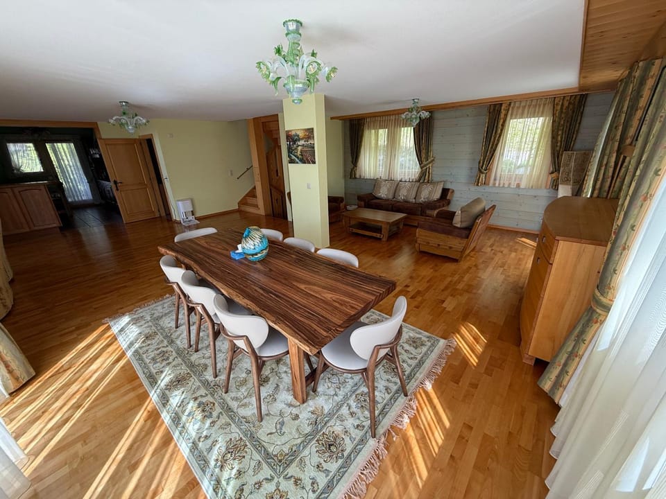 Grand chalet au centre Chalet in Canton of Valais