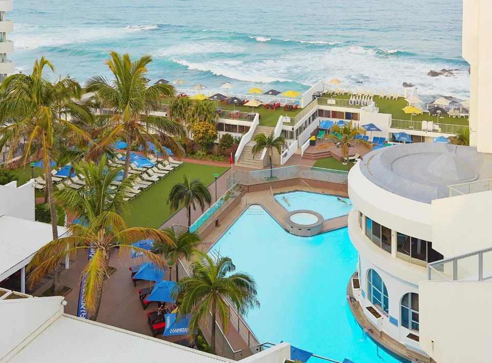 Property building, Bird's eye view, Beach