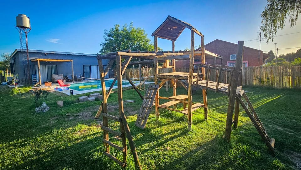 Propiedad Privada con Piscina y parque House in Buenos Aires Province